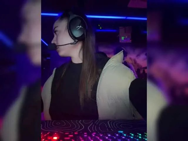 -LiaDark- from BongaCams