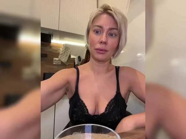 AlisaBlackFox from BongaCams