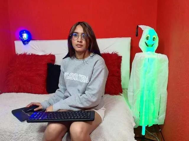 Admire BongaCams's Amy-lennox amy-lennox from BongaCams