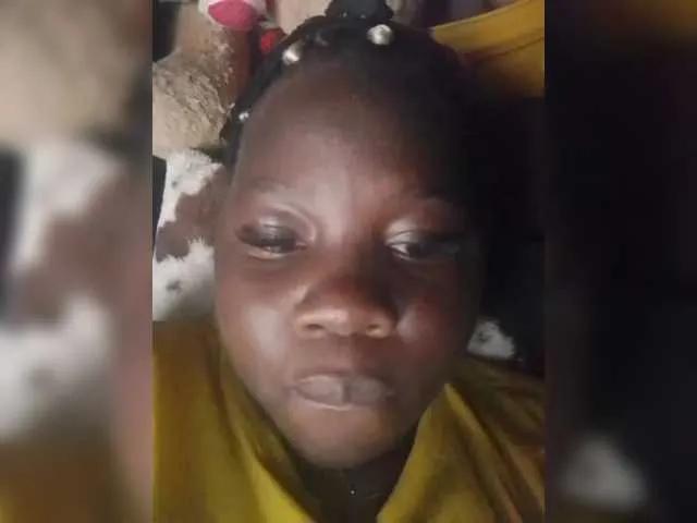 arain12 from BongaCams