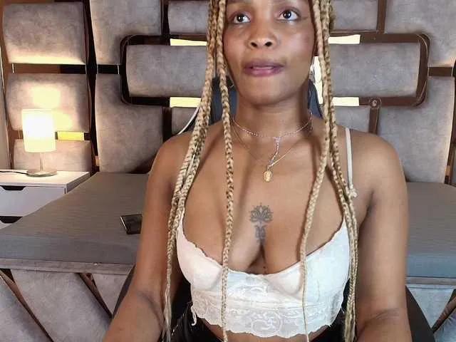 Aurora-Brow from BongaCams