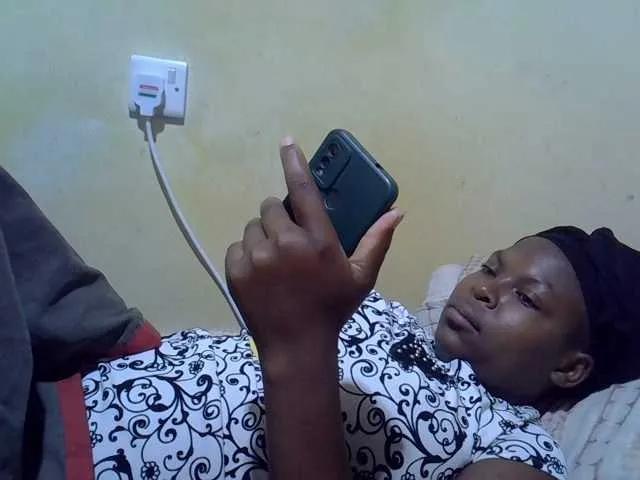 camilla-sweet from BongaCams