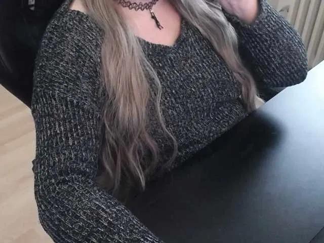 Cute Celina-Rose wants you to fuck her body now Celina-Rose from BongaCams