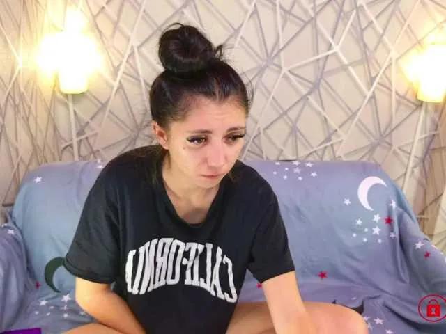 Watch CharmingLIA, she wants to masturbate for you CharmingLIA from BongaCams