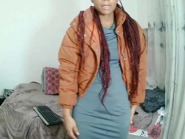 Creamyyellowxxx from BongaCams