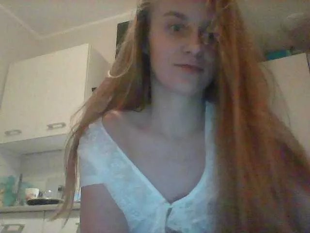 elenyui from BongaCams