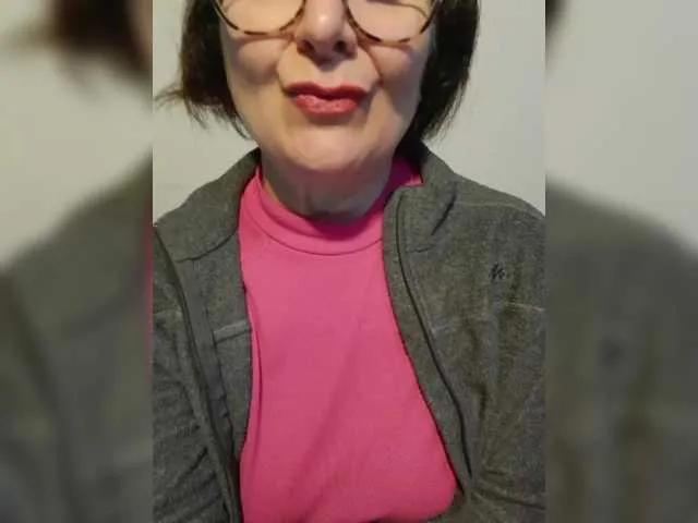 Admire amazing escort ElitalianMilf ElitalianMilf from BongaCams