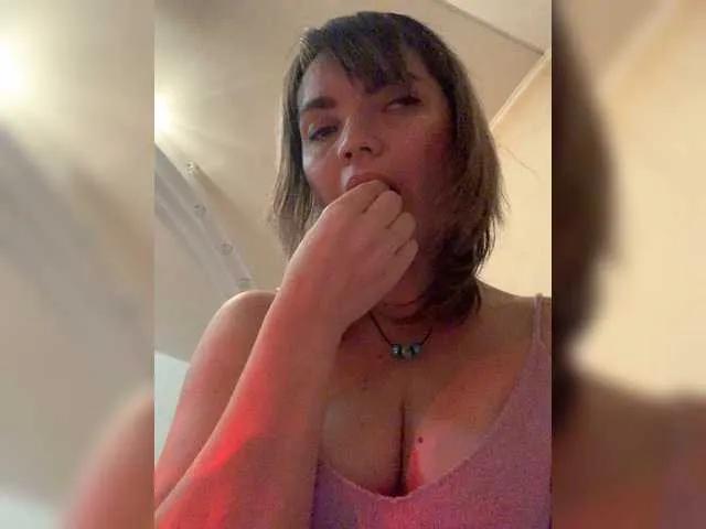 ElizavetaCream from BongaCams