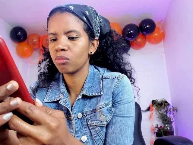 Masturbate to Ellie-Alves, she wants to masturbate for you Ellie-Alves from BongaCams