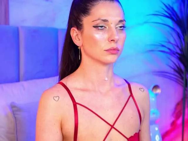 EllyLynn from BongaCams