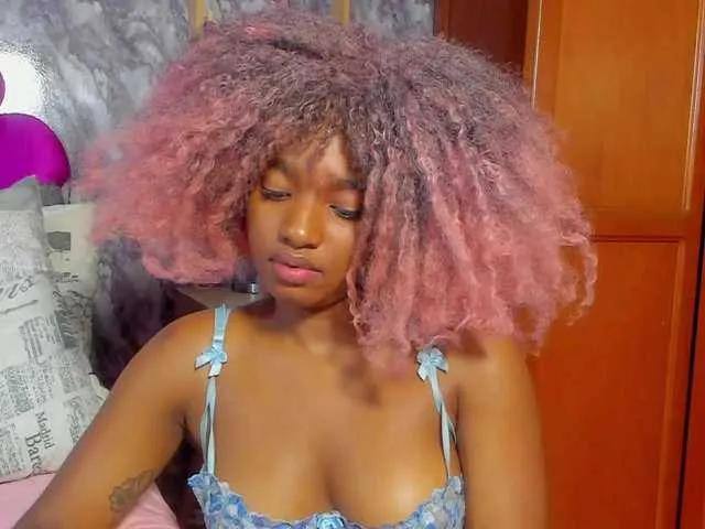 Admire amazing model EMMAPARIS EMMAPARIS from BongaCams