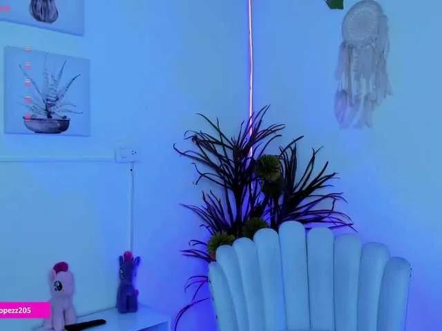 Amazing Emylopez wants you to fuck her body now Emylopez from BongaCams