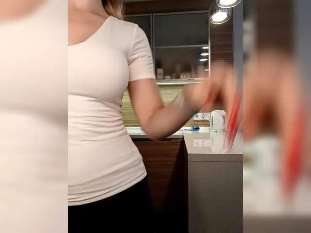 EnergyGirl from BongaCams