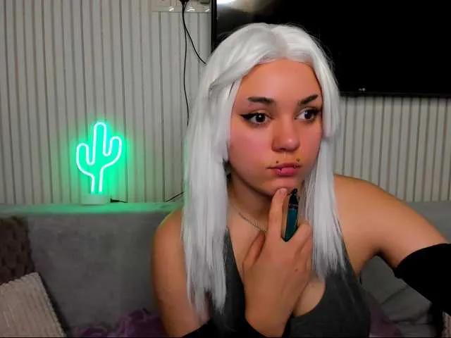 EricaHoff from BongaCams