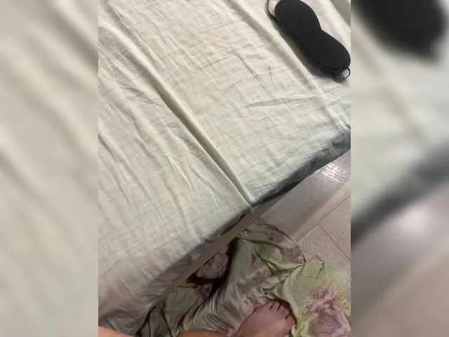 Admire BongaCams's Essss33331 Essss33331 from BongaCams