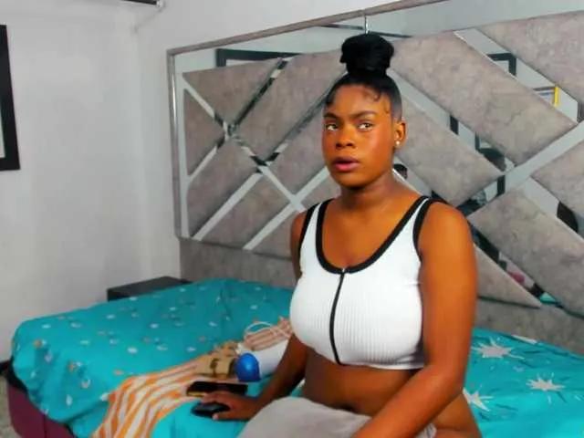 Amazing EvaxEmma wants you to fuck their body now EvaxEmma from BongaCams