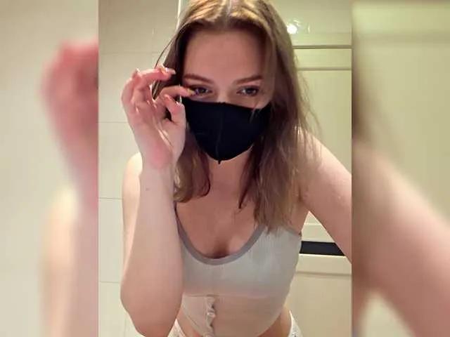 FoxyDream2000 from BongaCams