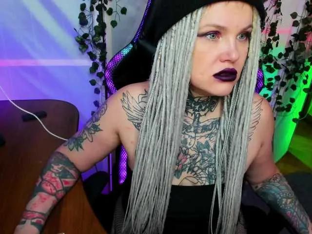 HellGa from BongaCams