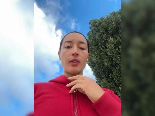 Isabellasweet19 from BongaCams