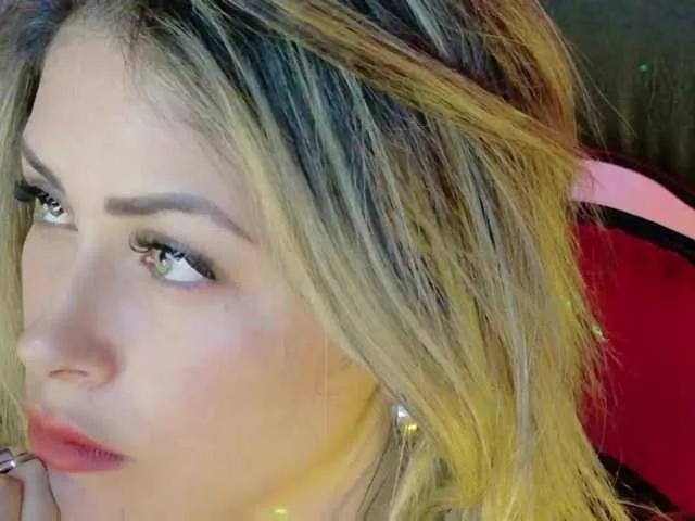 Ivypoison10 from BongaCams