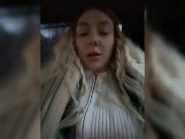 Janchi- from BongaCams