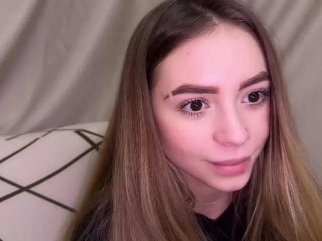 JuliaMiracle from BongaCams