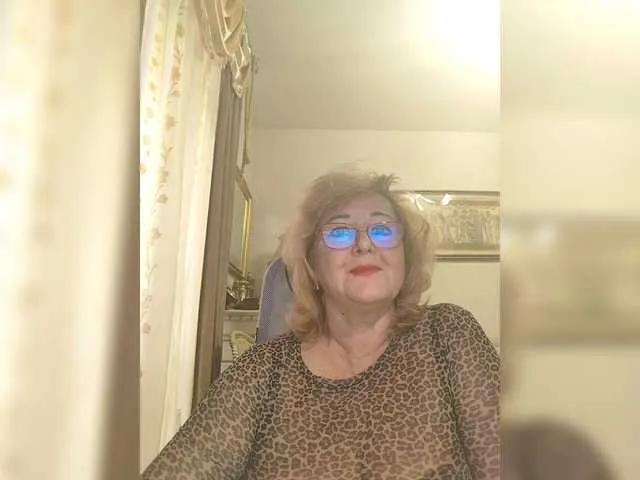 KarinkaSweet from BongaCams