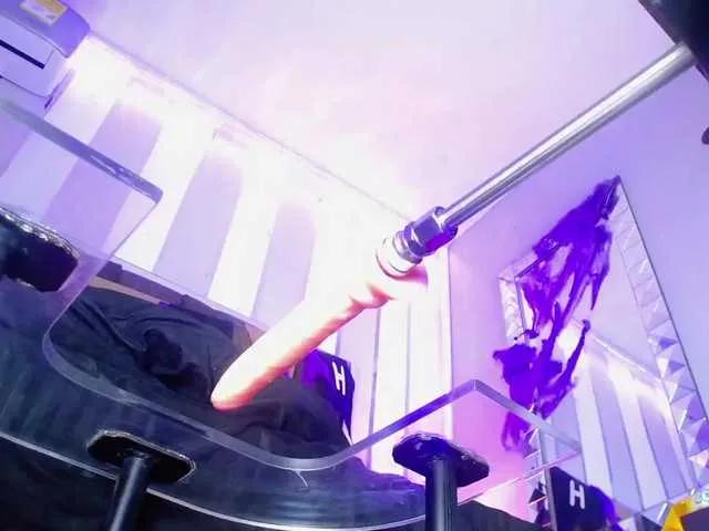 Kate-Roose from BongaCams