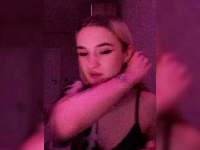 kristibiz from BongaCams