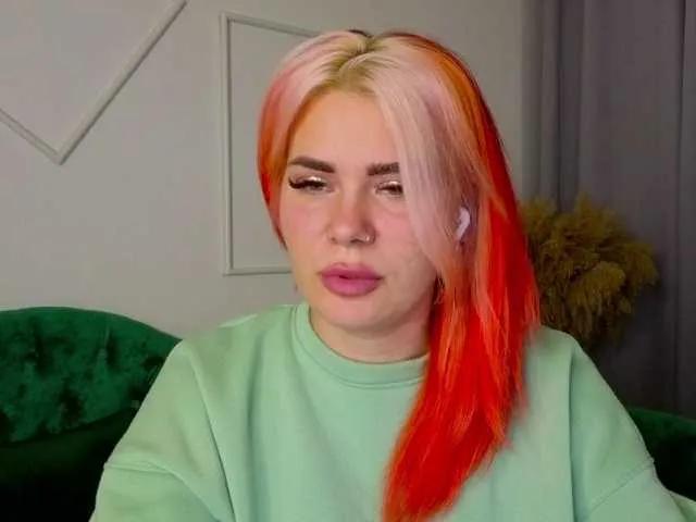 lada-love from BongaCams