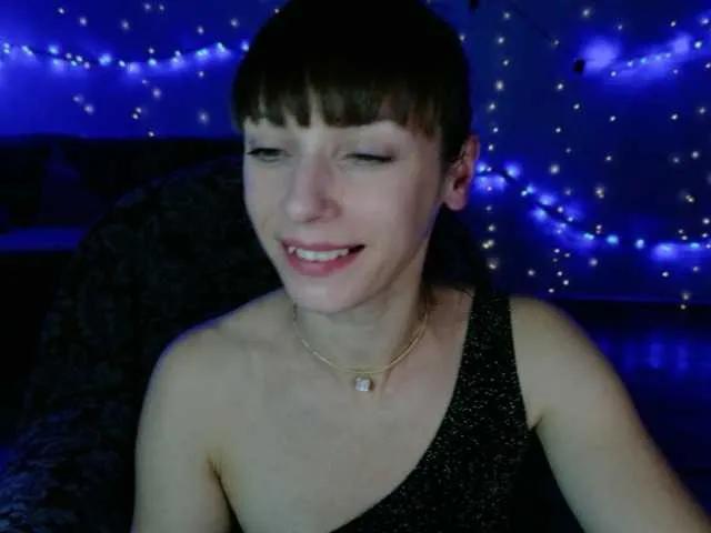Lady-Caroline from BongaCams