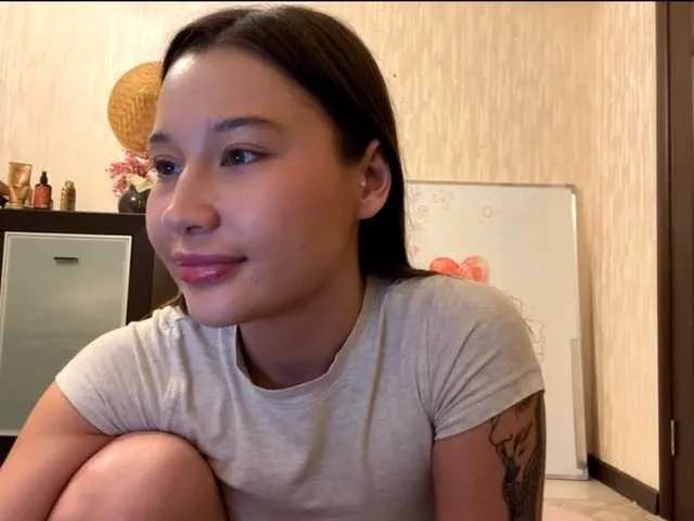LakishaYanish from BongaCams