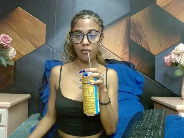 Try 18 years old LilMisDiva from BongaCams LilMisDiva from BongaCams