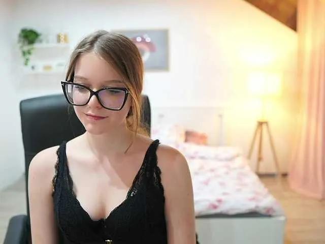 Watch Lisamccoy, she wants to masturbate for you lisamccoy from BongaCams