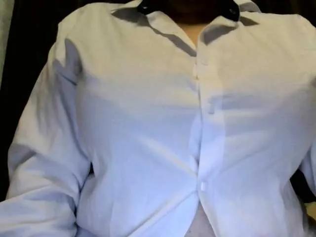 littleg from BongaCams