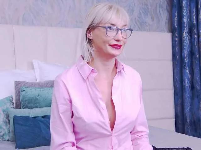 LoreneMoonlight from BongaCams