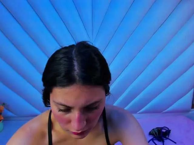 Watch hot slut LunaBennett LunaBennett from BongaCams