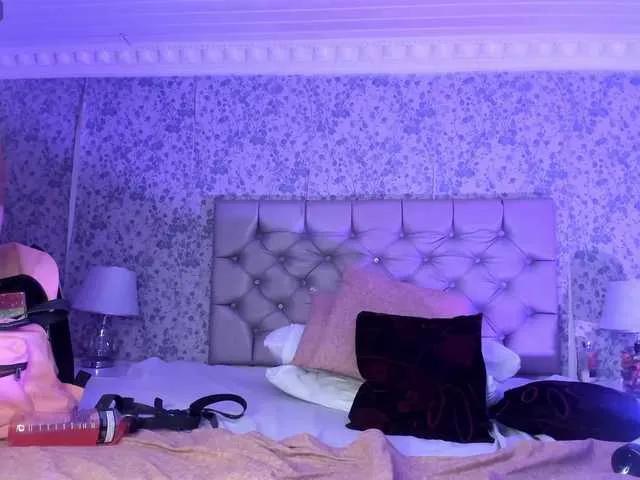 Slutty LunaDuquee wants you to fuck her body now LunaDuquee from BongaCams