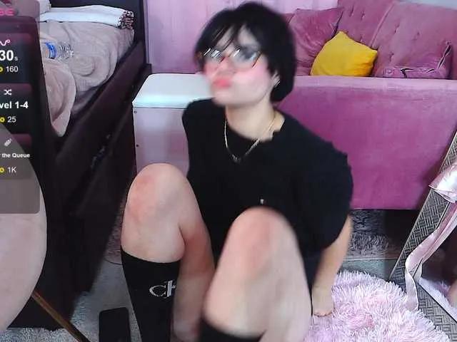 LunaMilav from BongaCams