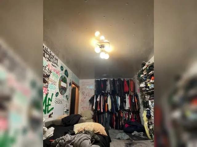 lyricssa from BongaCams