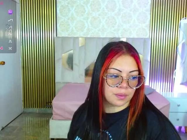 martina-tay from BongaCams