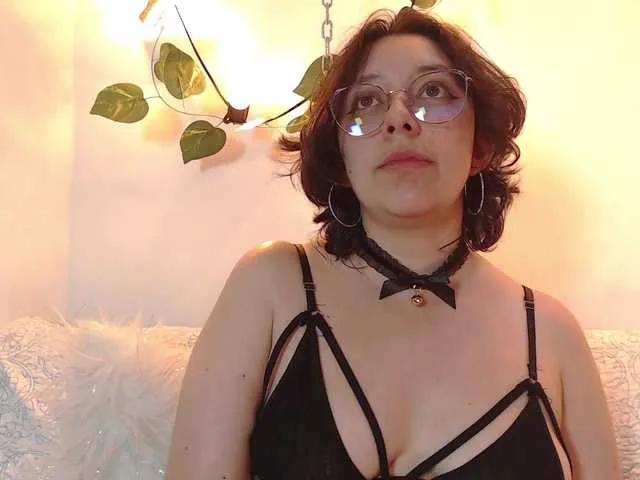 Milie-yue from BongaCams