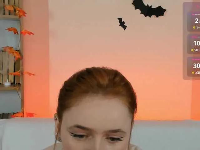 Explore MissRedFox, she wants to masturbate for you MissRedFox from BongaCams