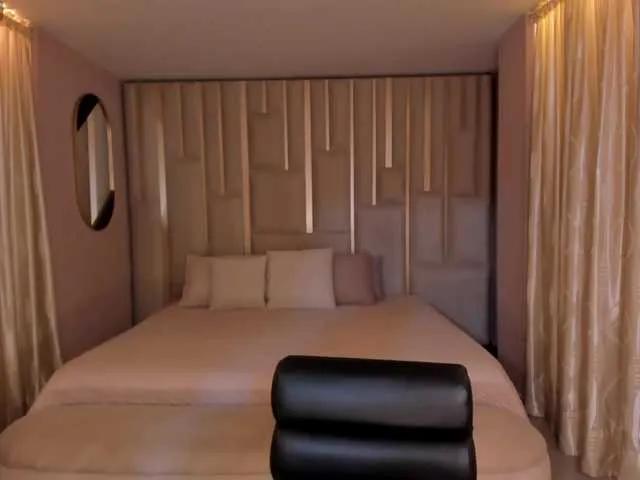 Amazing MollySunders from BongaCams MollySunders from BongaCams