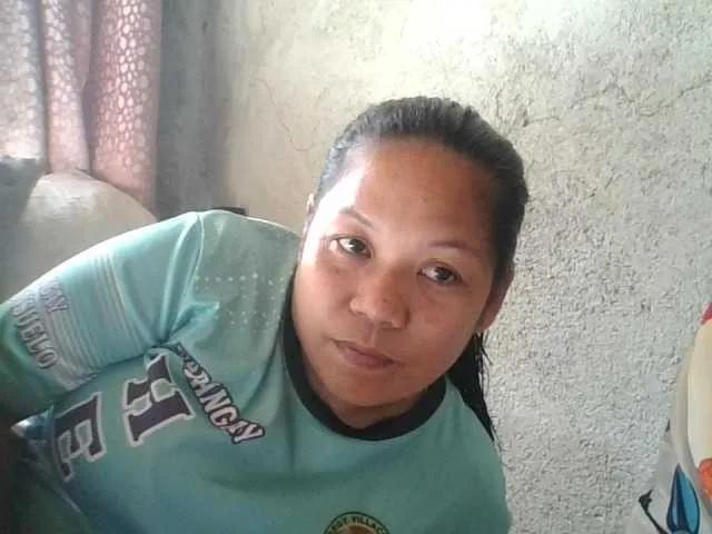 PinayHotMom from BongaCams