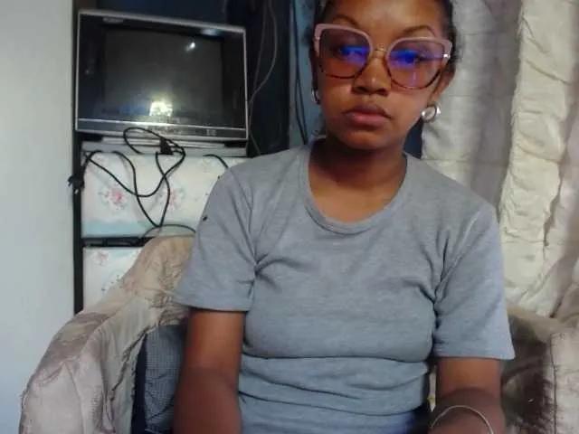 pretty-ass from BongaCams