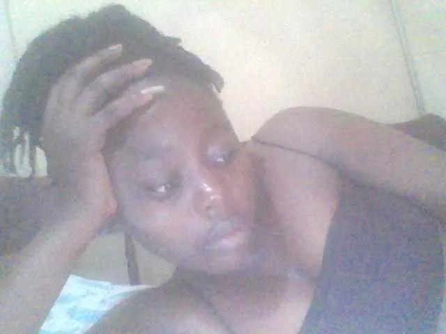 PrettyG from BongaCams