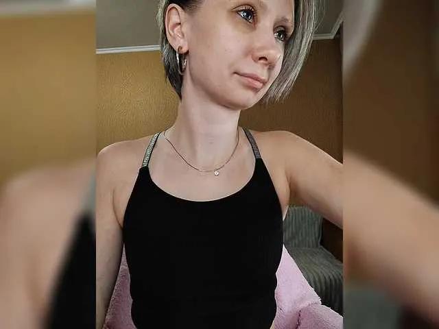 Masturbate to 29 years old prettyKris from BongaCams prettyKris from BongaCams