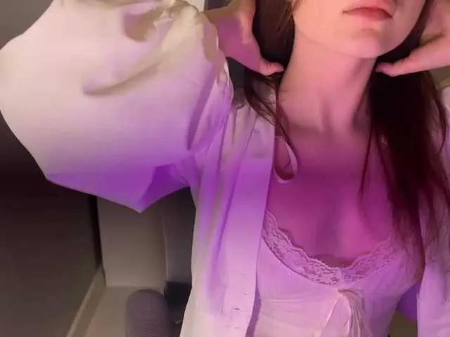 PureMajoora from BongaCams