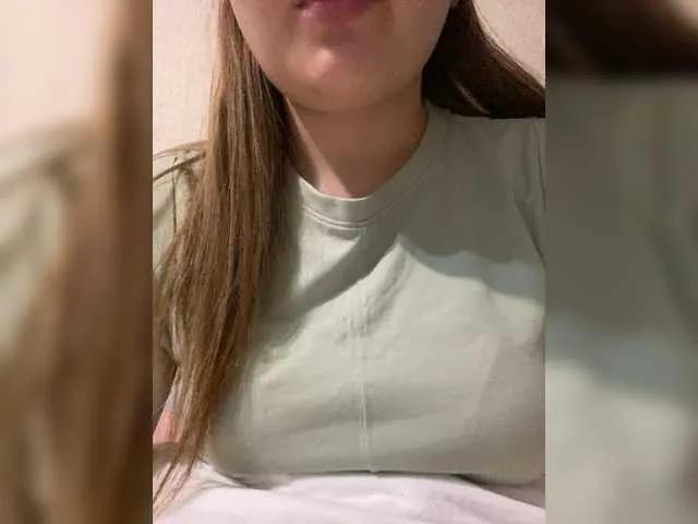 Regina-Lynne from BongaCams